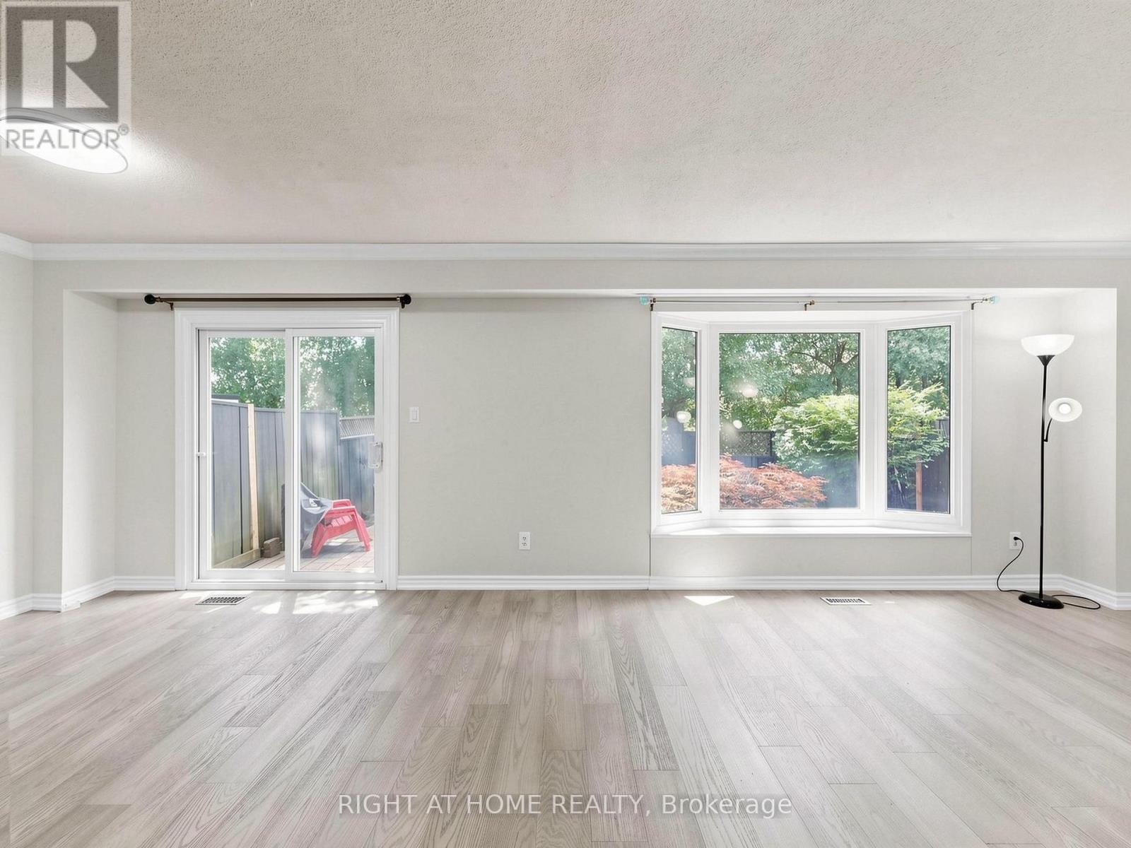 #2 1580 LANCASTER DRIVE - 10