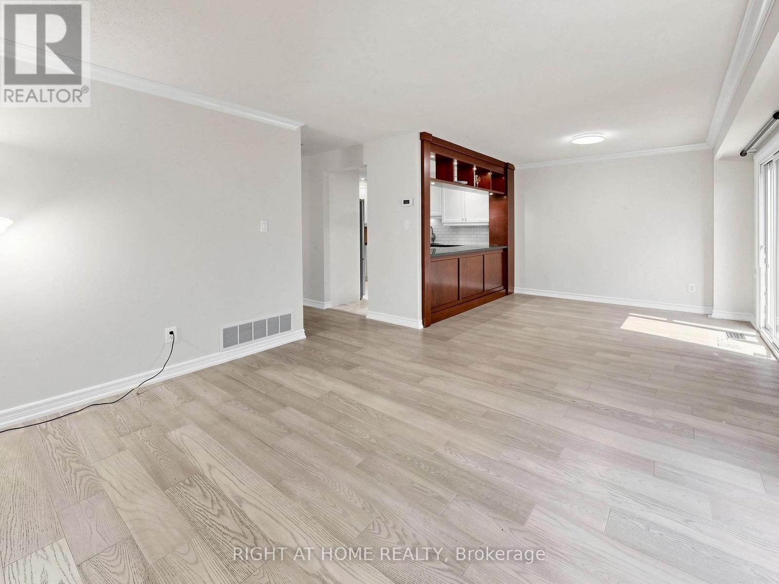 #2 1580 LANCASTER DRIVE - 13