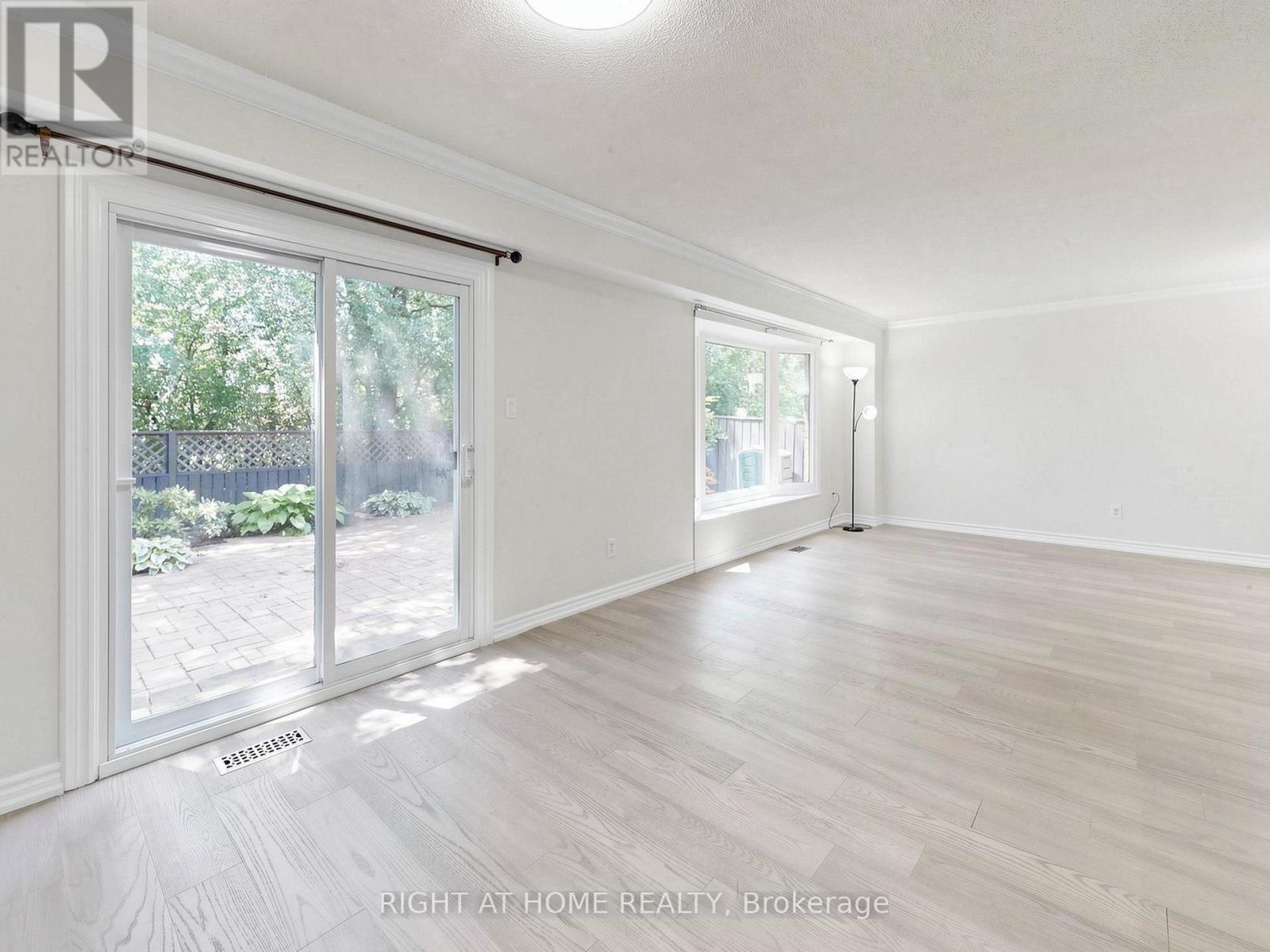 #2 1580 LANCASTER DRIVE - 15