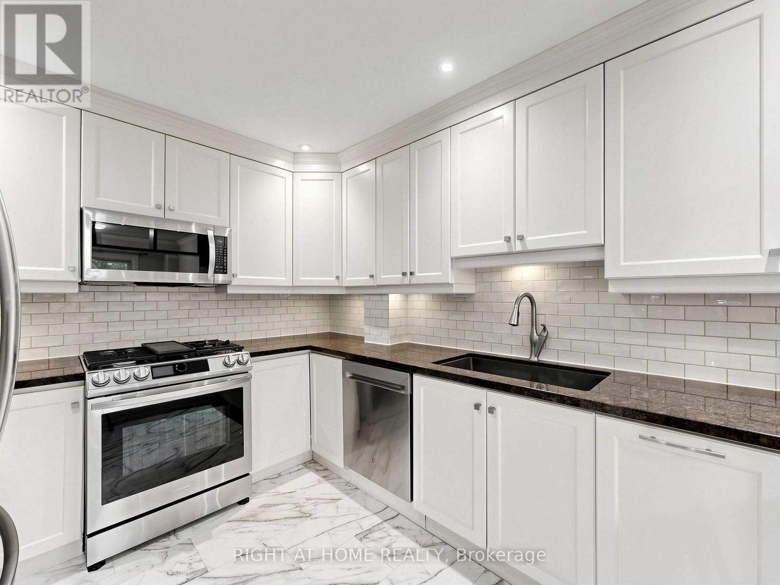 #2 1580 LANCASTER DRIVE - 18