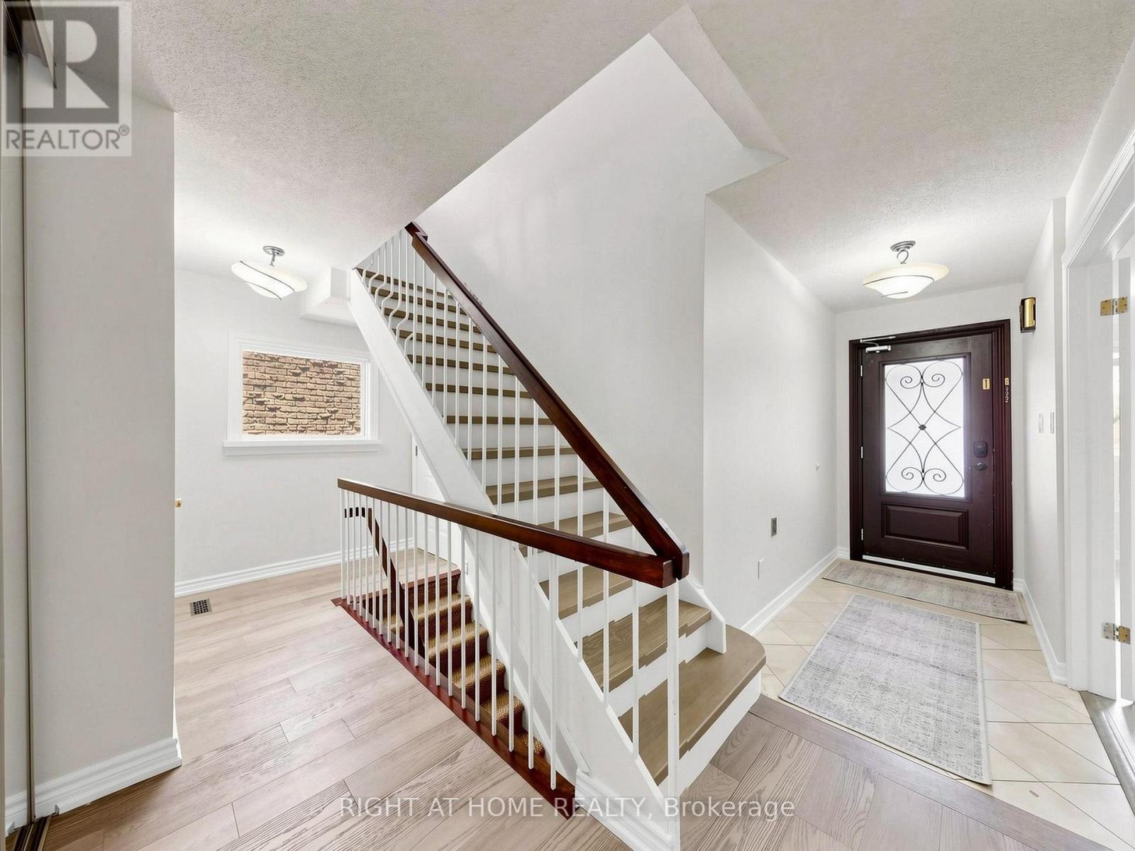 #2 1580 LANCASTER DRIVE - 23