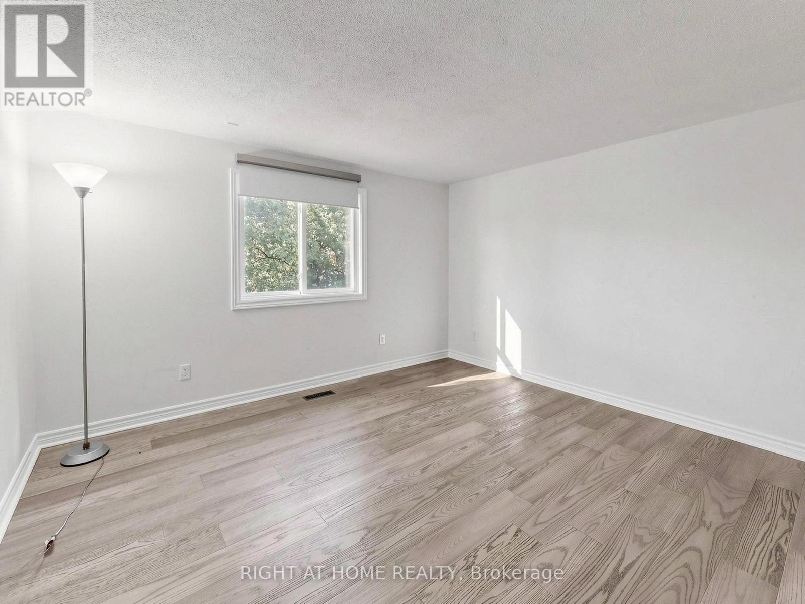 #2 1580 LANCASTER DRIVE - 29
