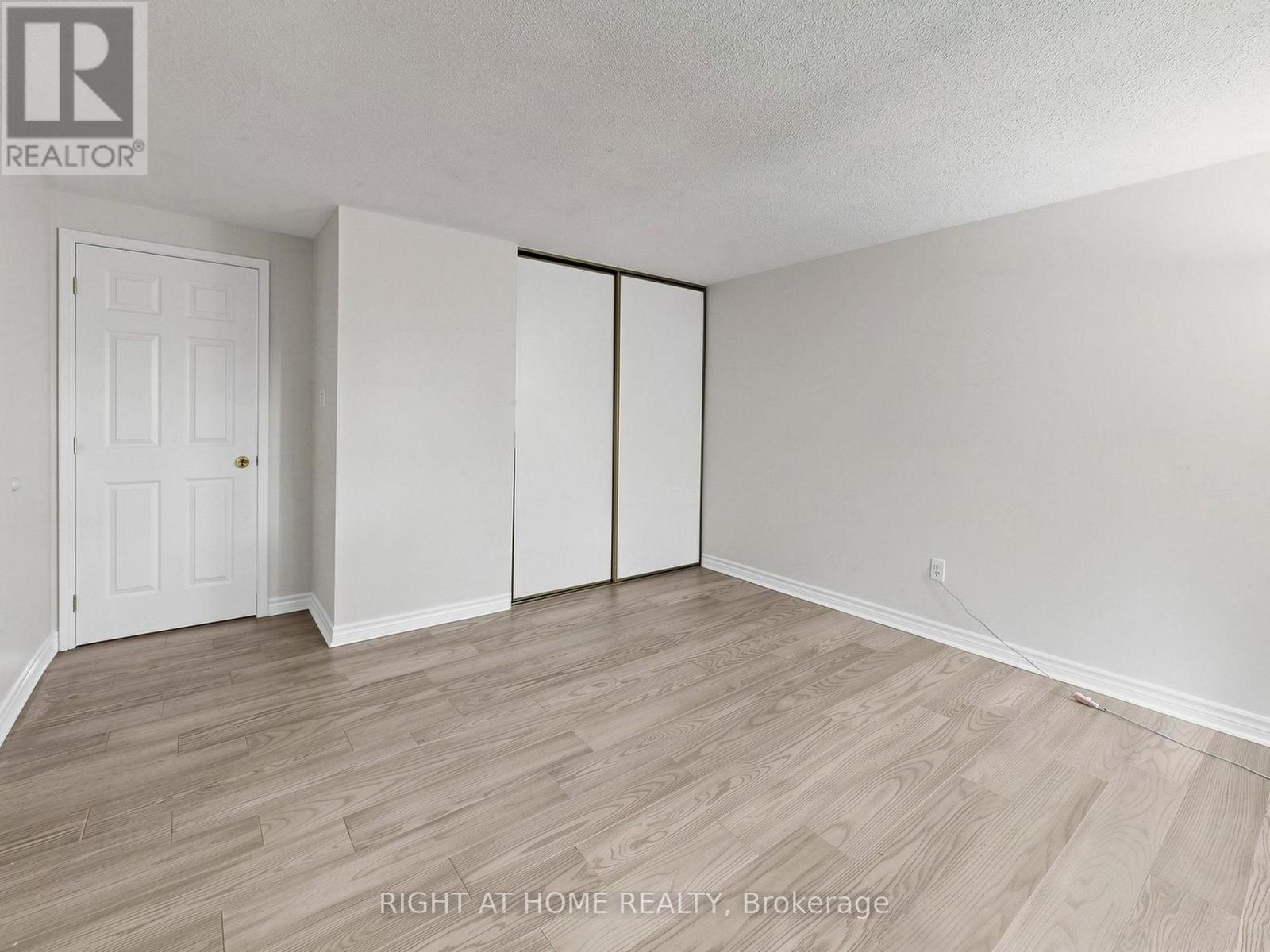 #2 1580 LANCASTER DRIVE - 30