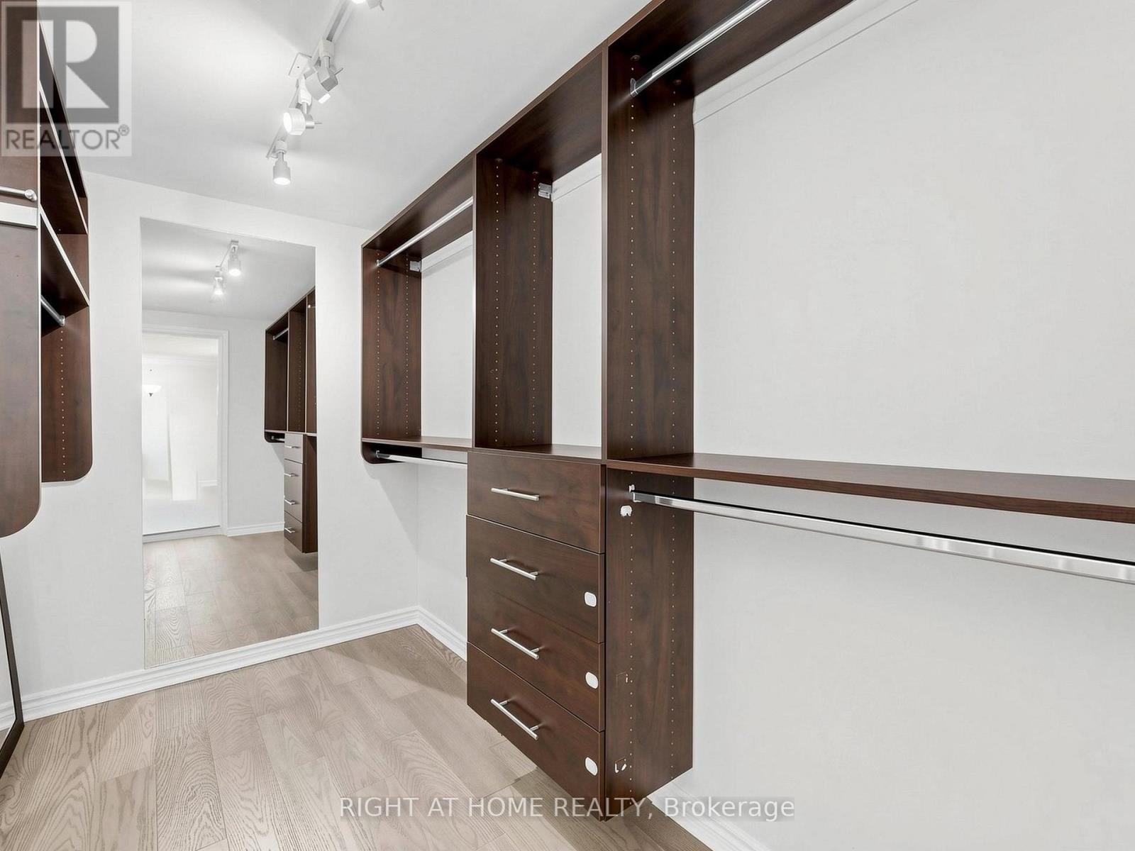 #2 1580 LANCASTER DRIVE - 35