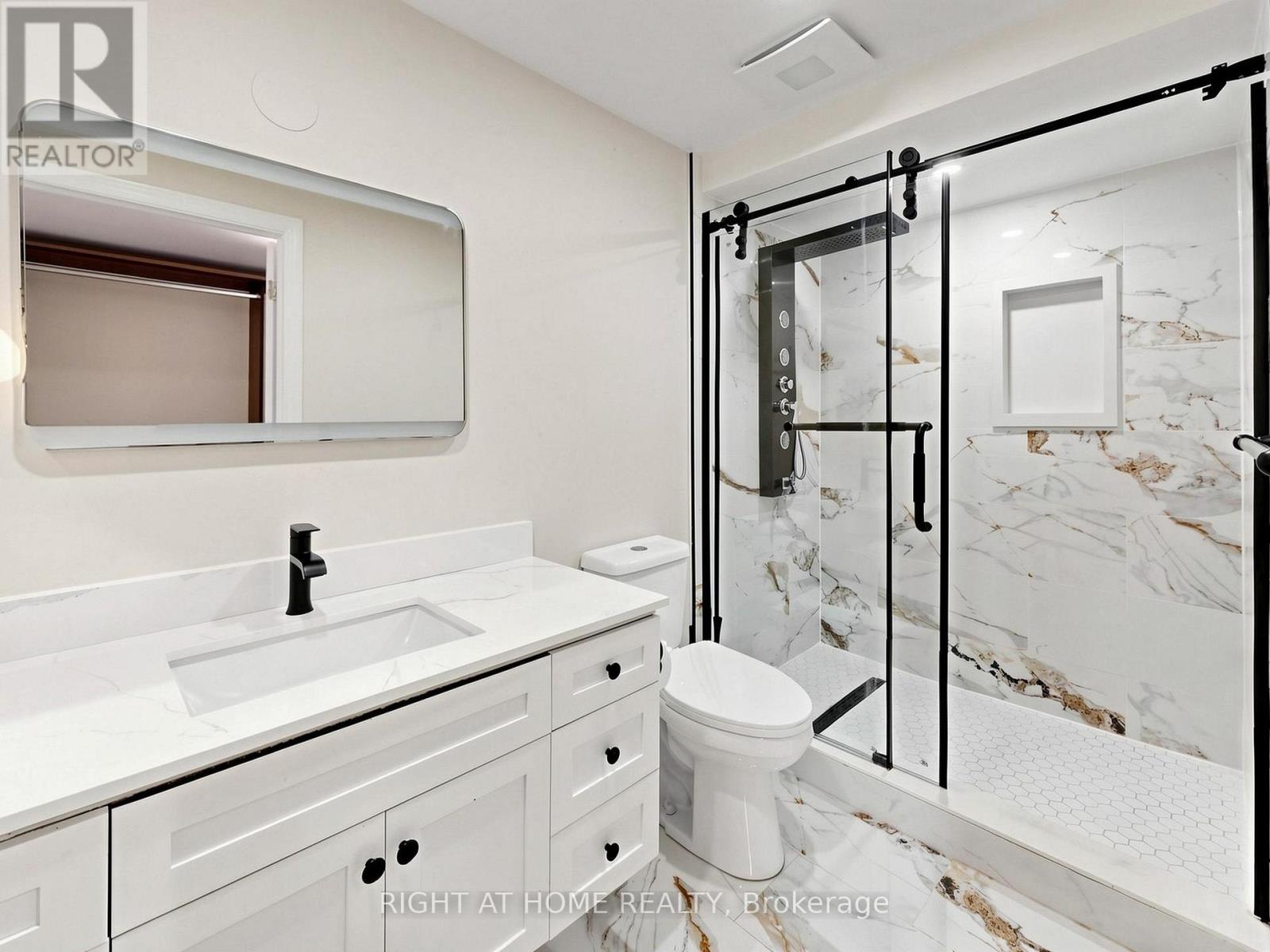 #2 1580 LANCASTER DRIVE - 36