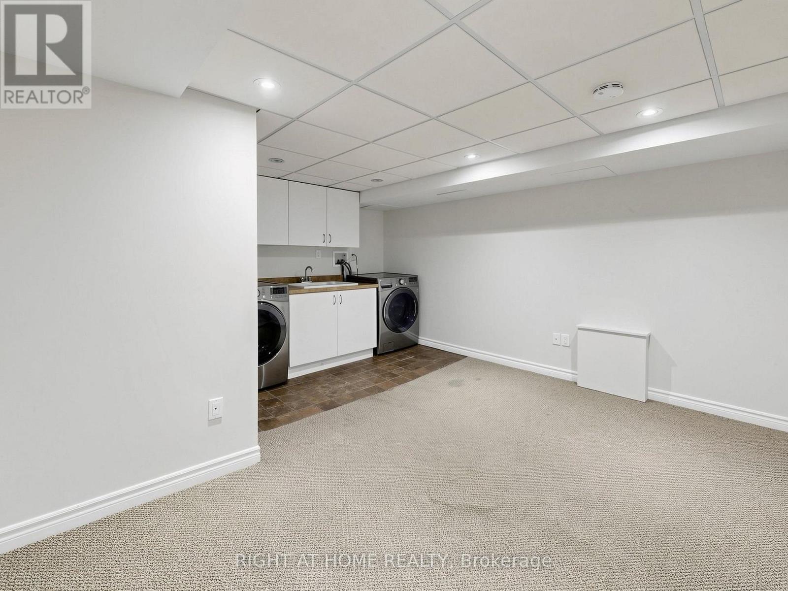 #2 1580 LANCASTER DRIVE - 38