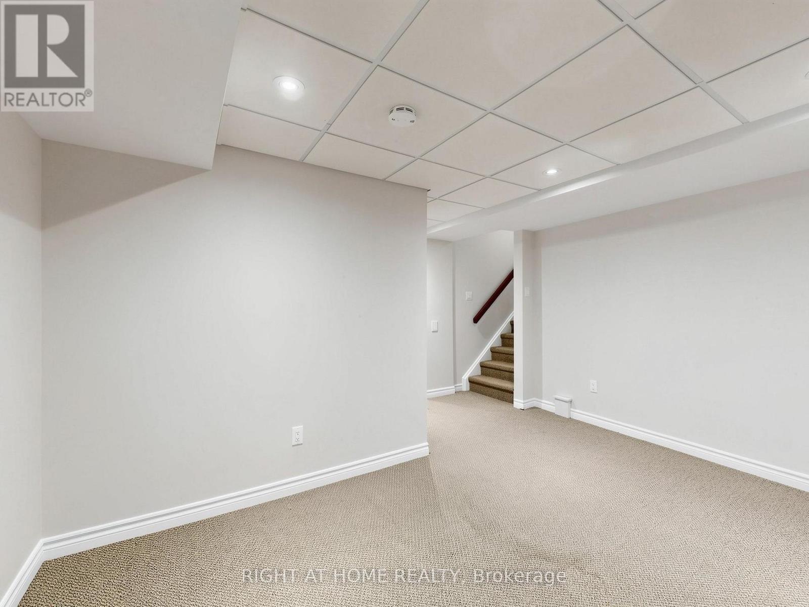 #2 1580 LANCASTER DRIVE - 40