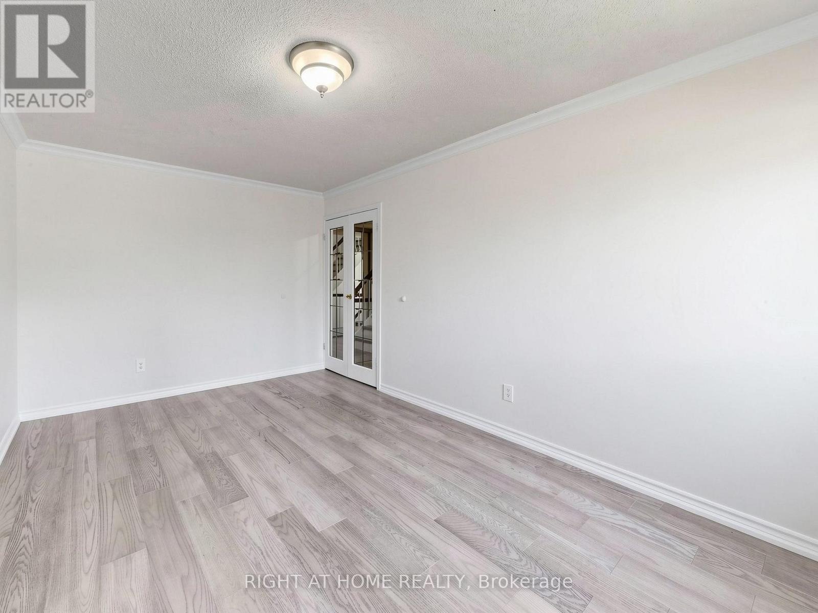 #2 1580 LANCASTER DRIVE - 8
