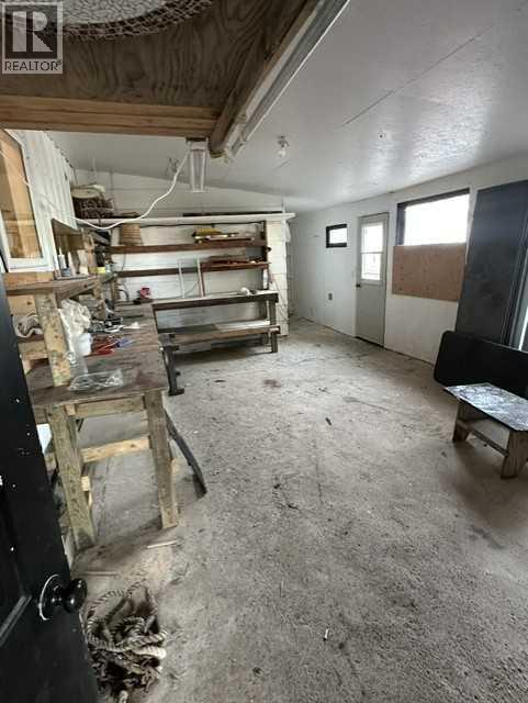 305 2 Avenue E - 15