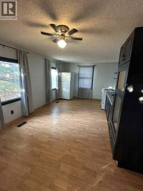 305 2 Avenue E - 19