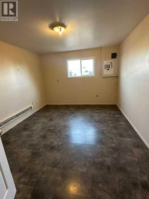 305 2 Avenue E - 4