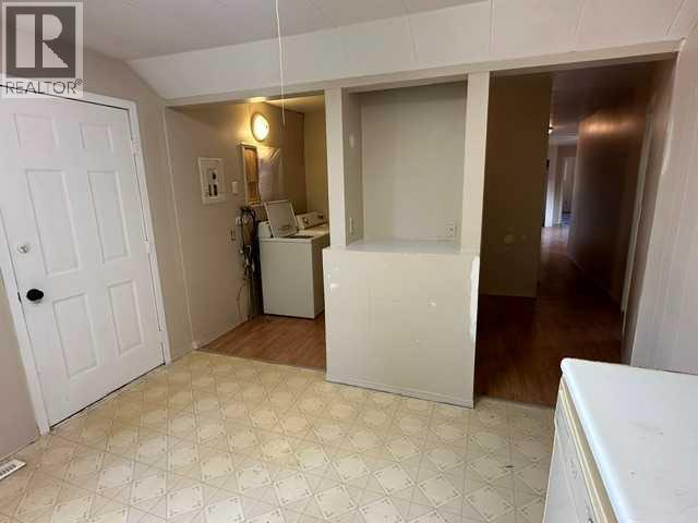305 2 Avenue E - 11