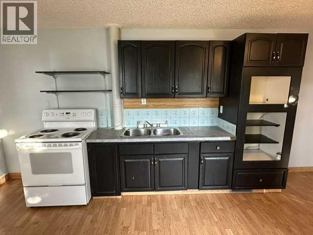 305 2 Avenue E - 20