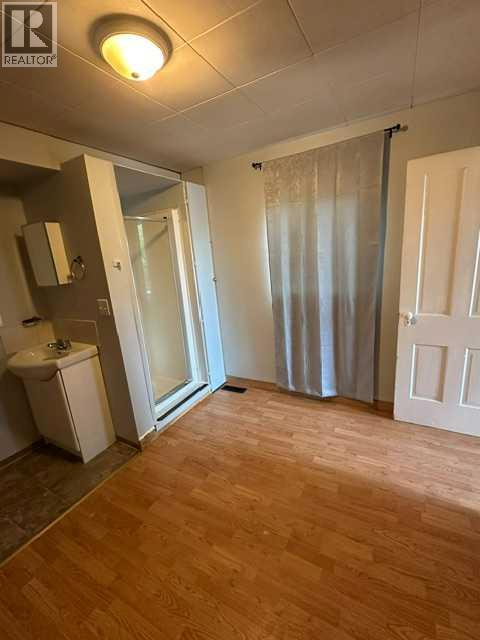 305 2 Avenue E - 23