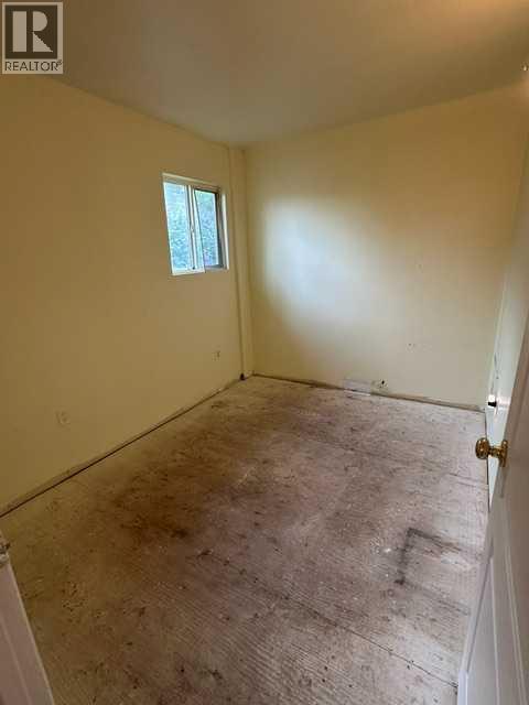 305 2 Avenue E - 6