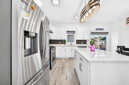 4pc Bathroom - 387 Inglewood Street, Winnipeg, MB R3J1X3 Photo 9