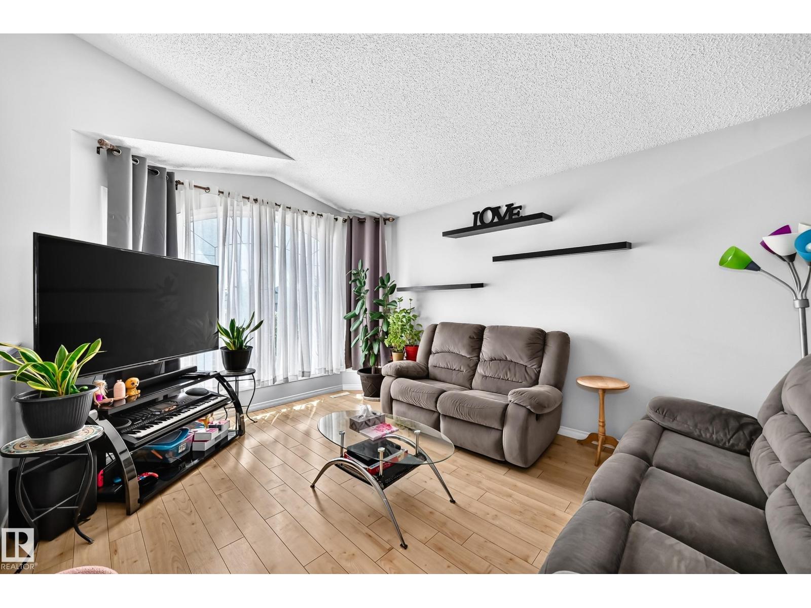 251 DUNVEGAN RD NW - 15