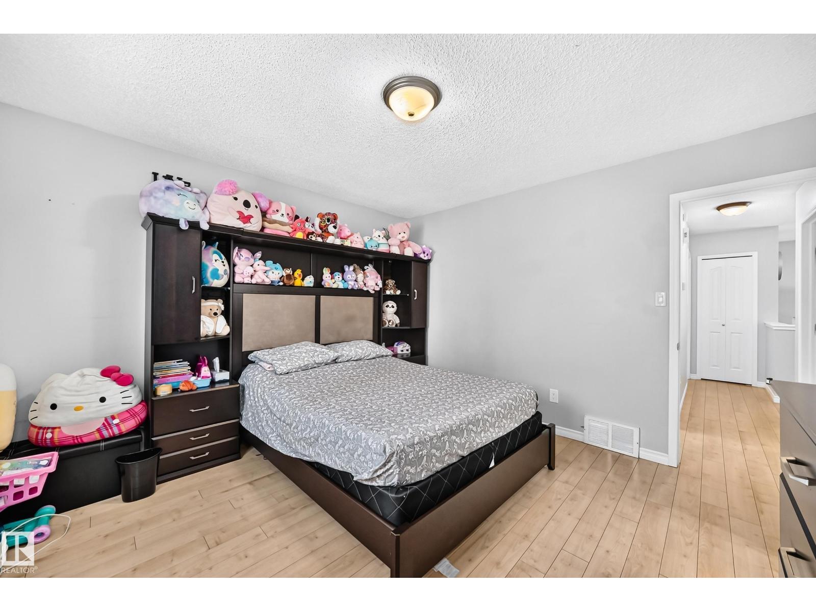 251 DUNVEGAN RD NW - 19