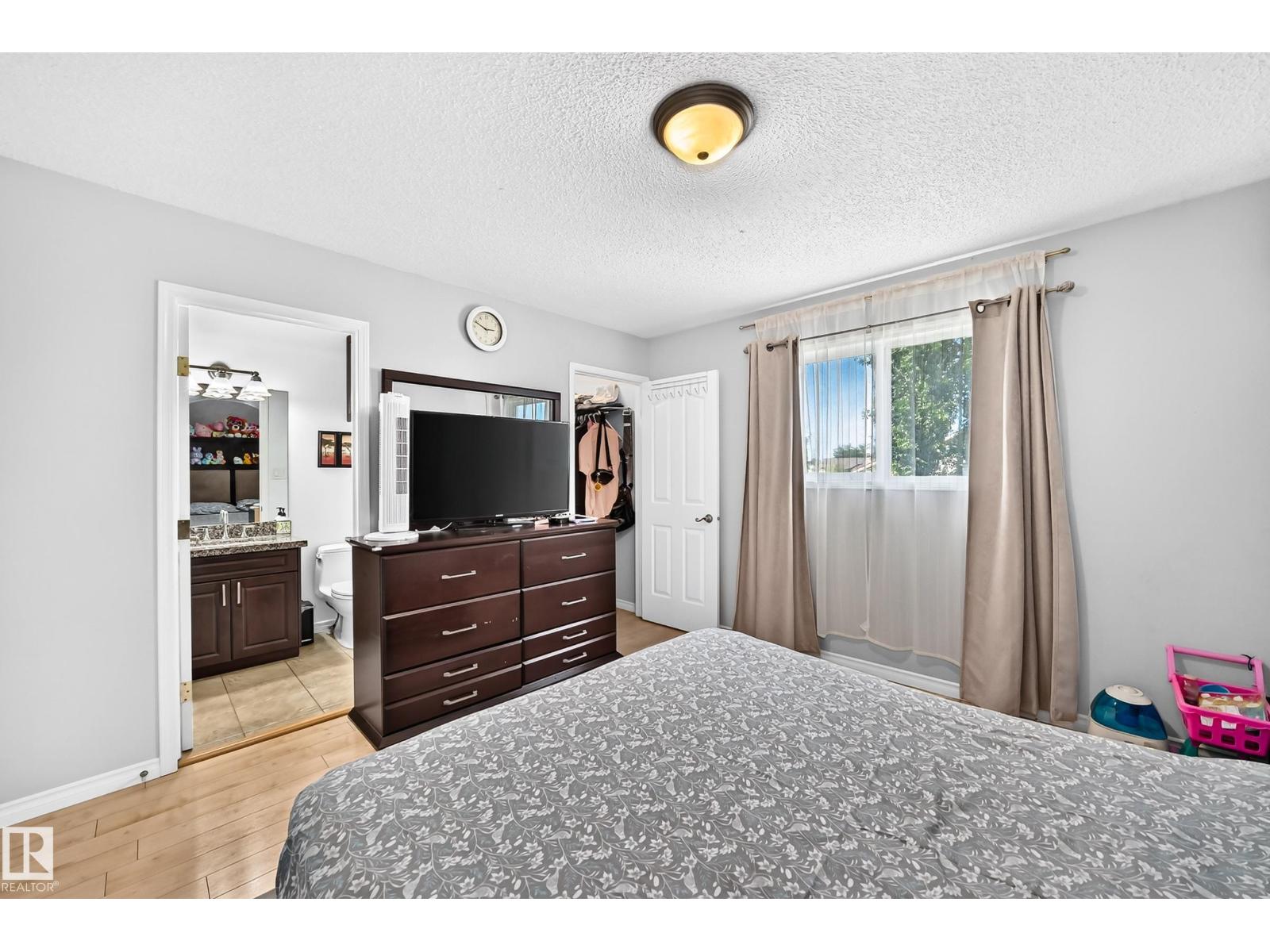 251 DUNVEGAN RD NW - 20
