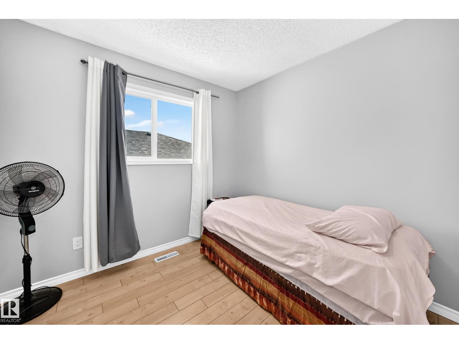 251 DUNVEGAN RD NW - 22
