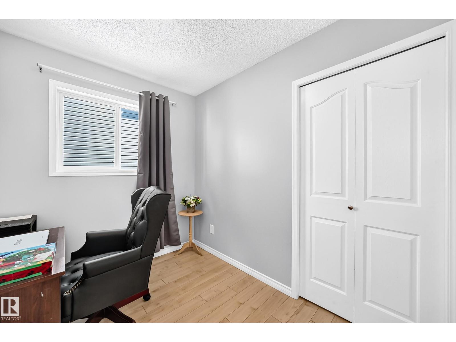 251 DUNVEGAN RD NW - 23