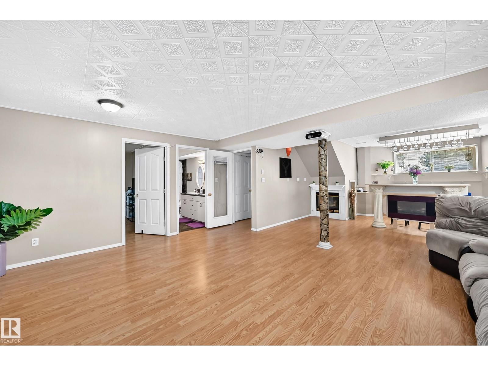 251 DUNVEGAN RD NW - 28