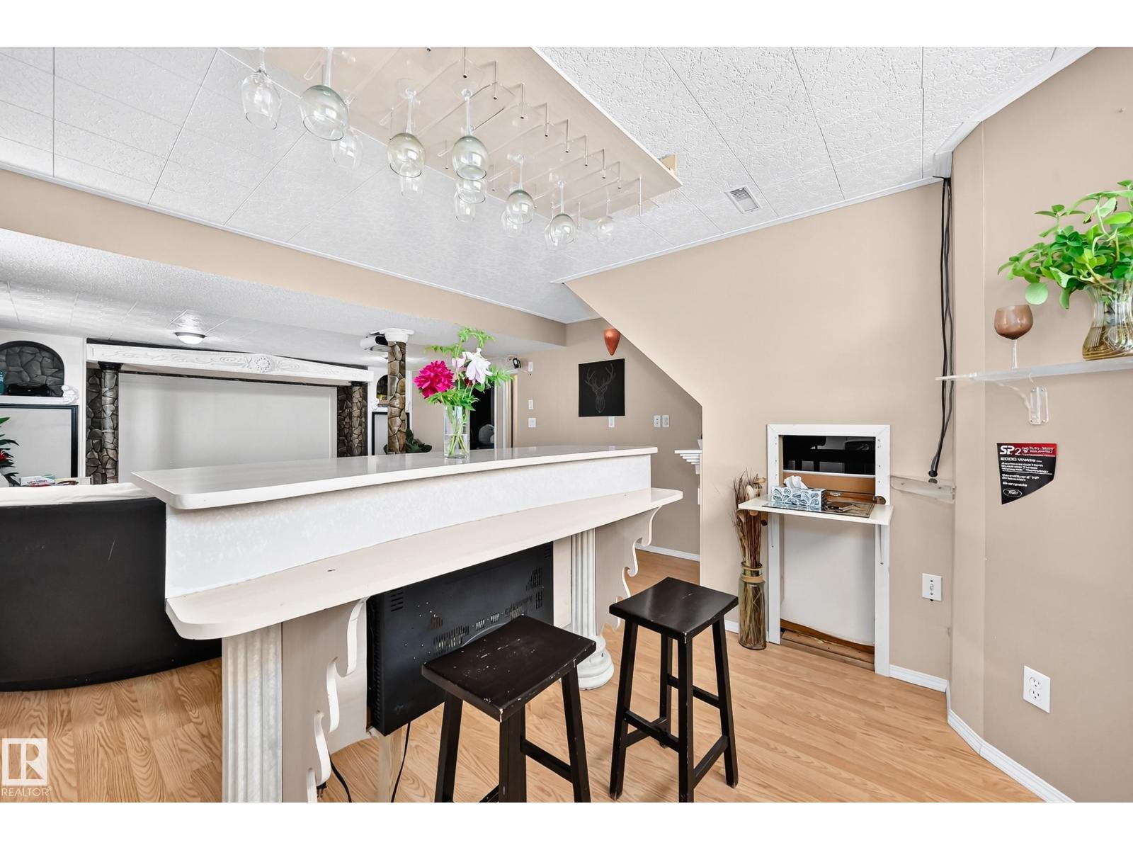 251 DUNVEGAN RD NW - 30