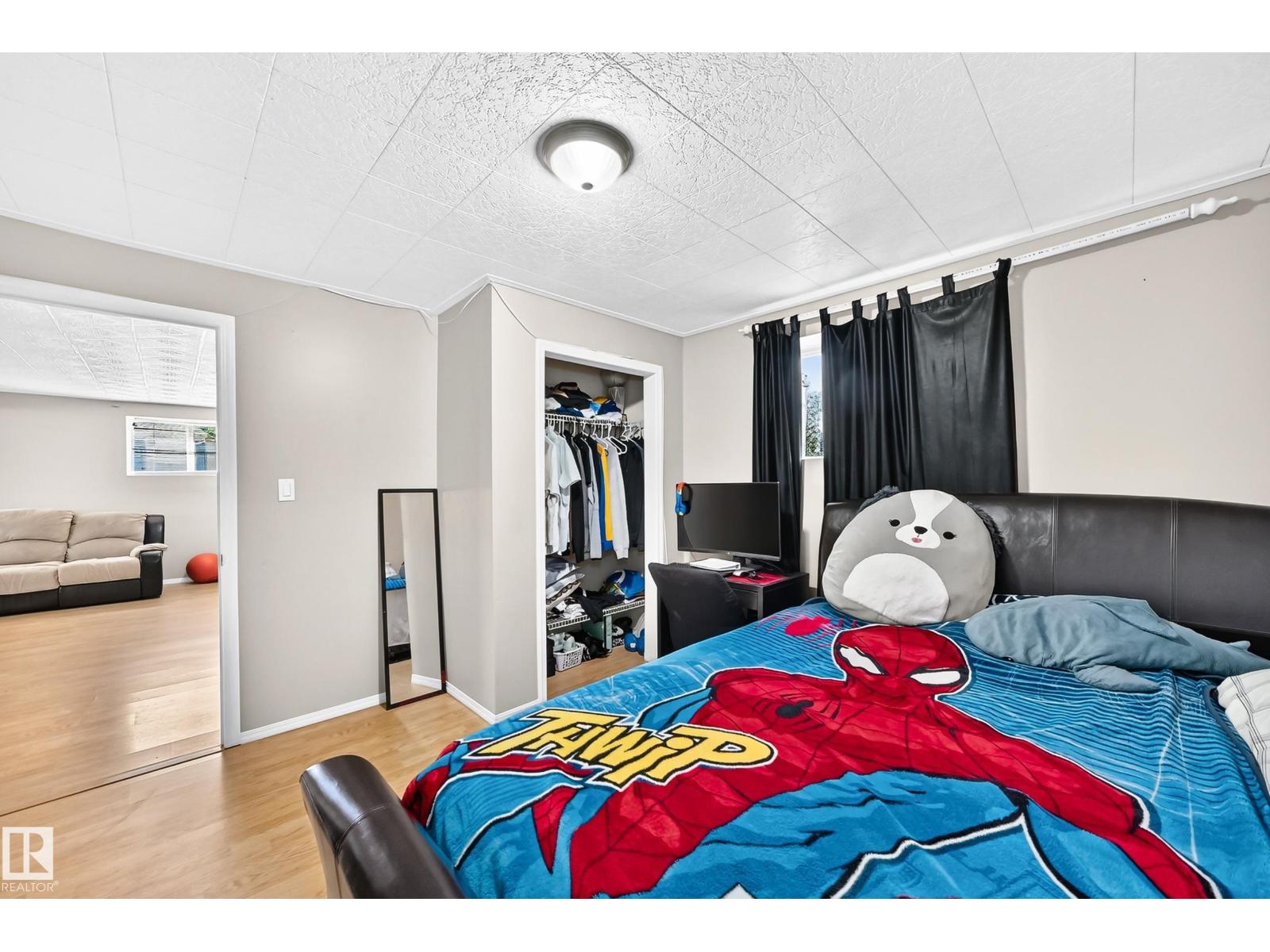 251 DUNVEGAN RD NW - 32