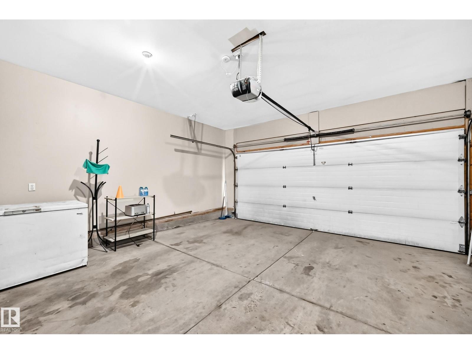 251 DUNVEGAN RD NW - 35