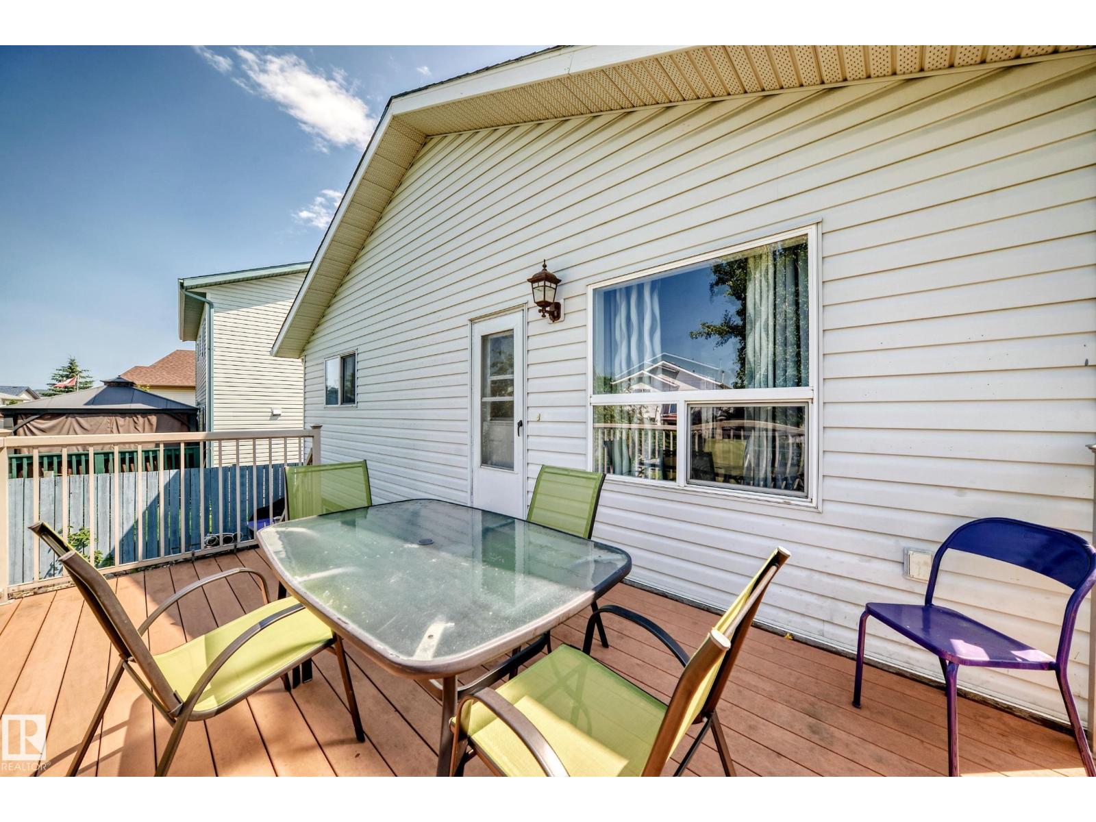 251 DUNVEGAN RD NW - 40