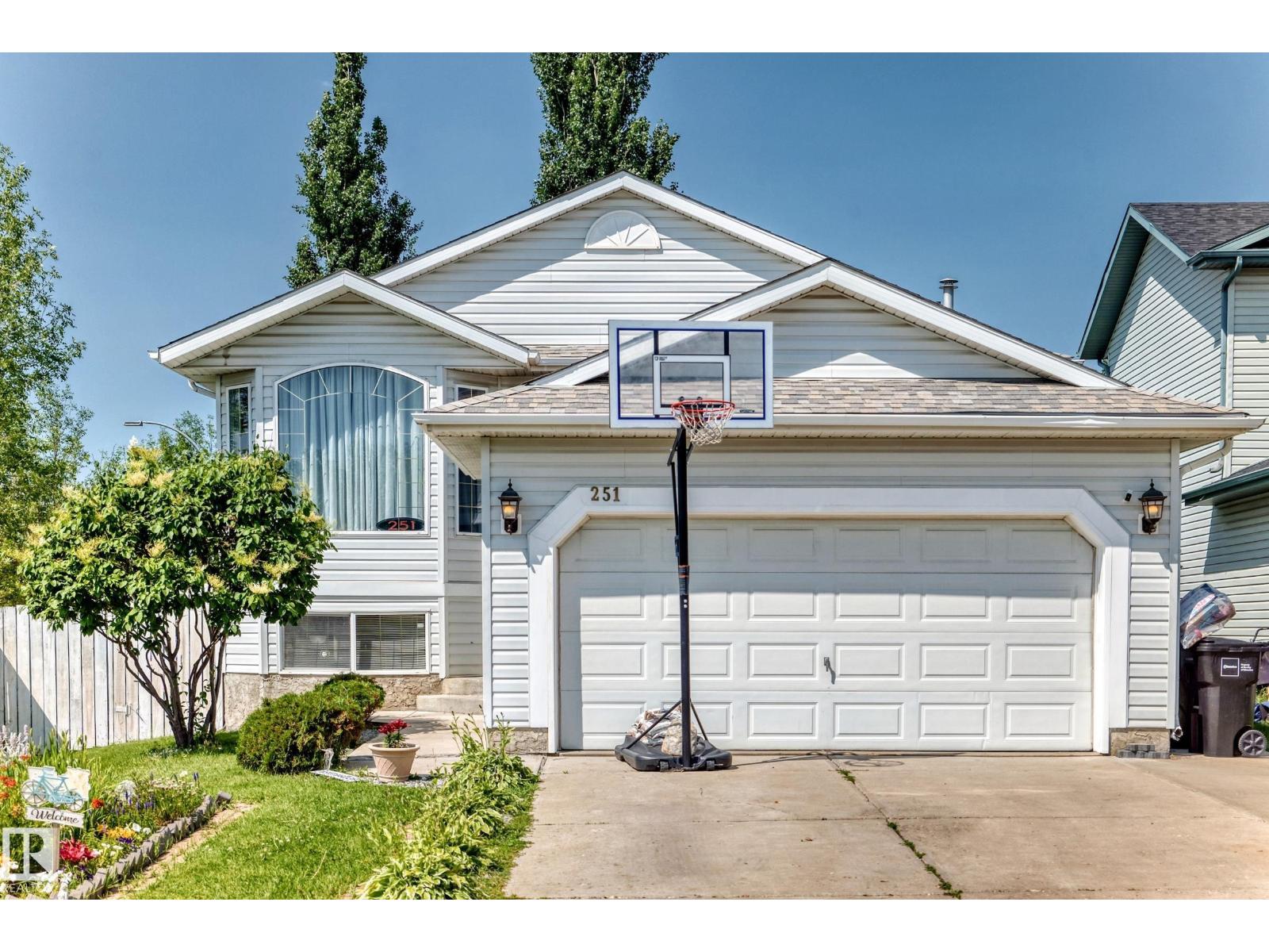 251 DUNVEGAN RD NW - 5