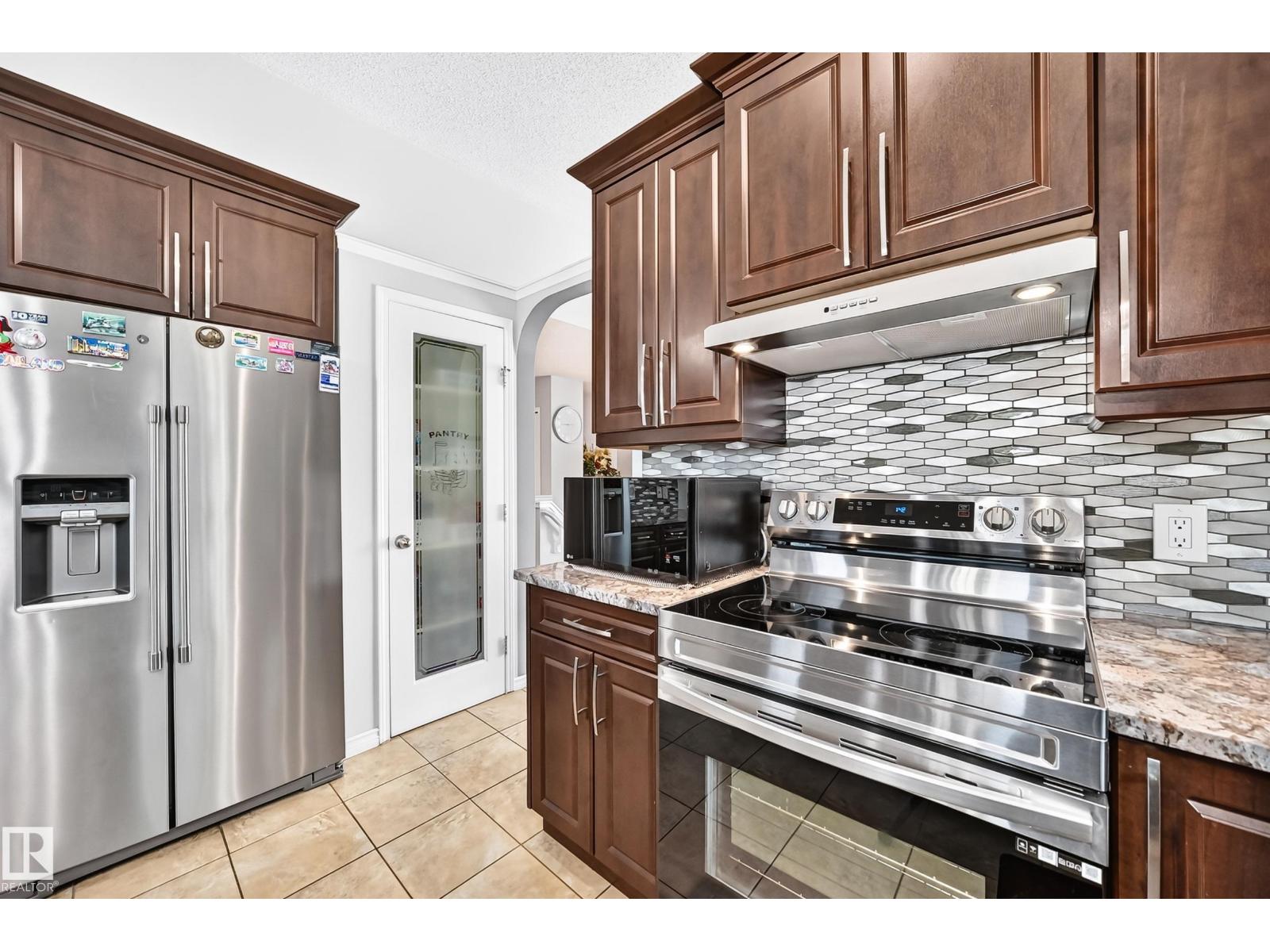 251 DUNVEGAN RD NW - 9