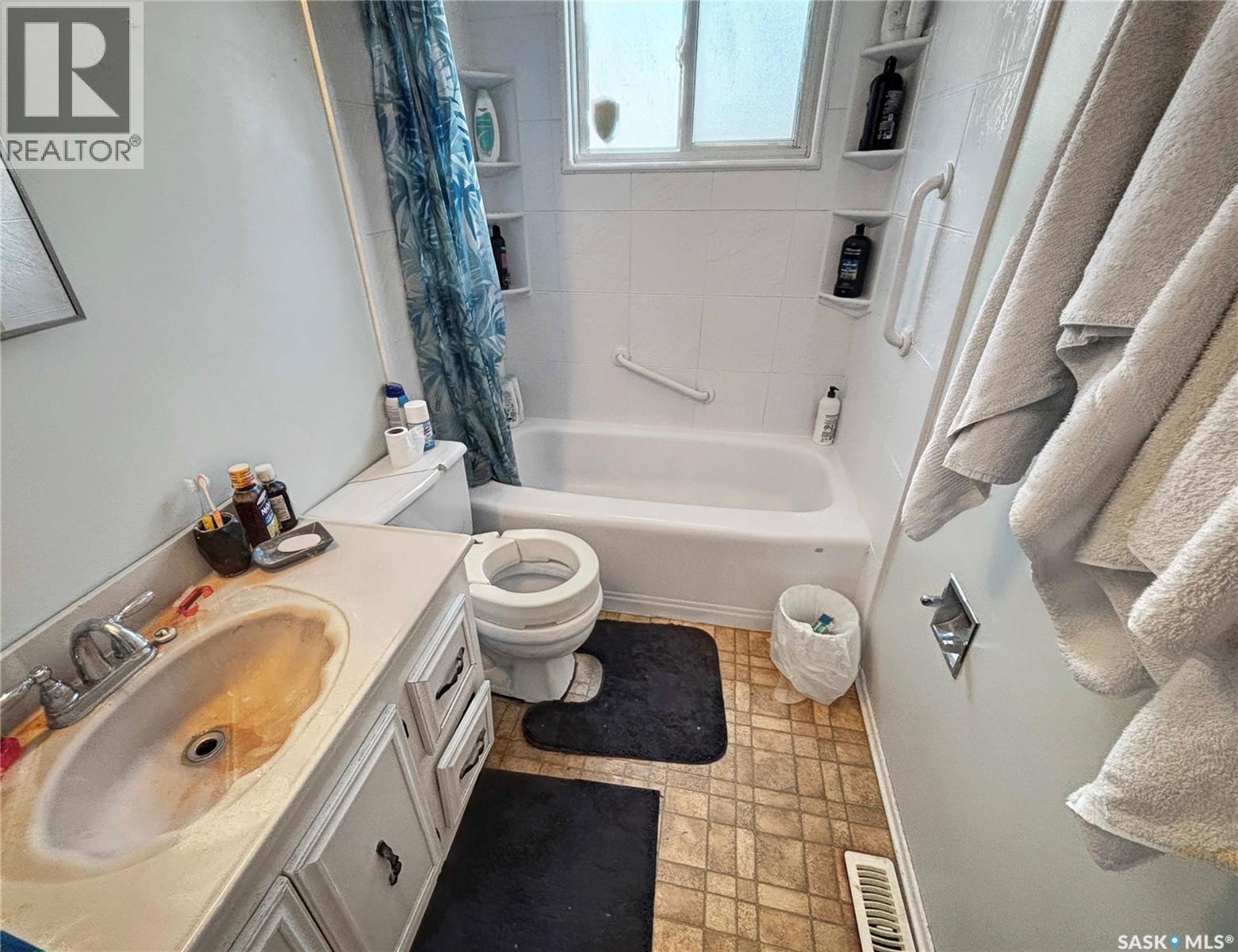 3223 Maxwell STREET - 4