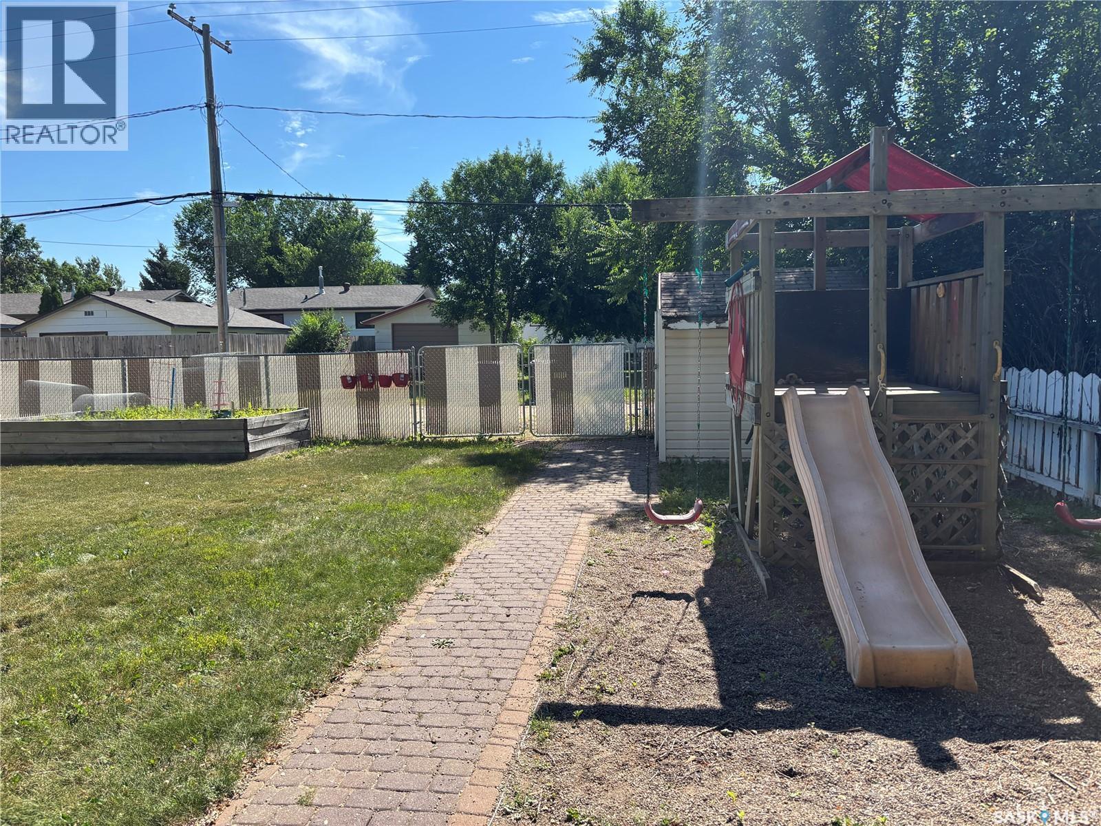 208 Herbert STREET - 12