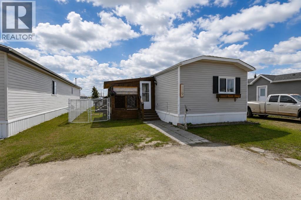 119 Clark Crescent - 1