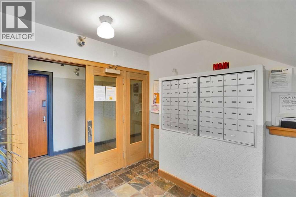 #12A 330 19 Avenue SW - 33