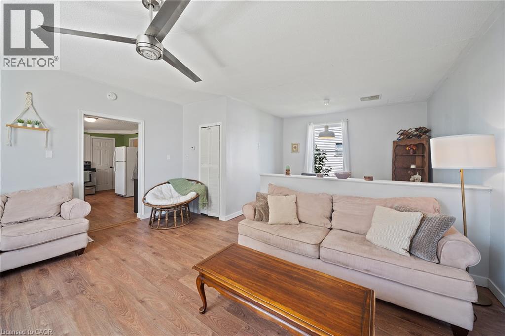 95 KING Street W - 9