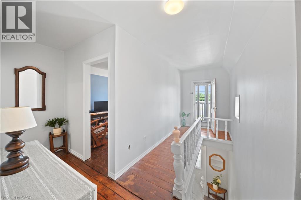 95 KING Street W - 30
