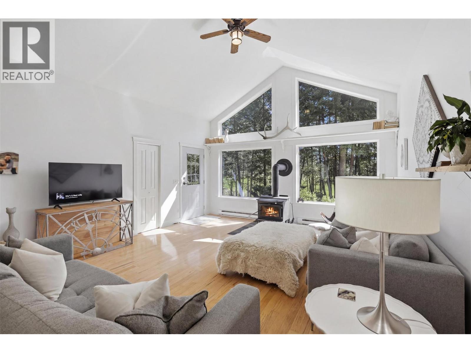 4685 KAMLOOPS VERNON Highway - 10