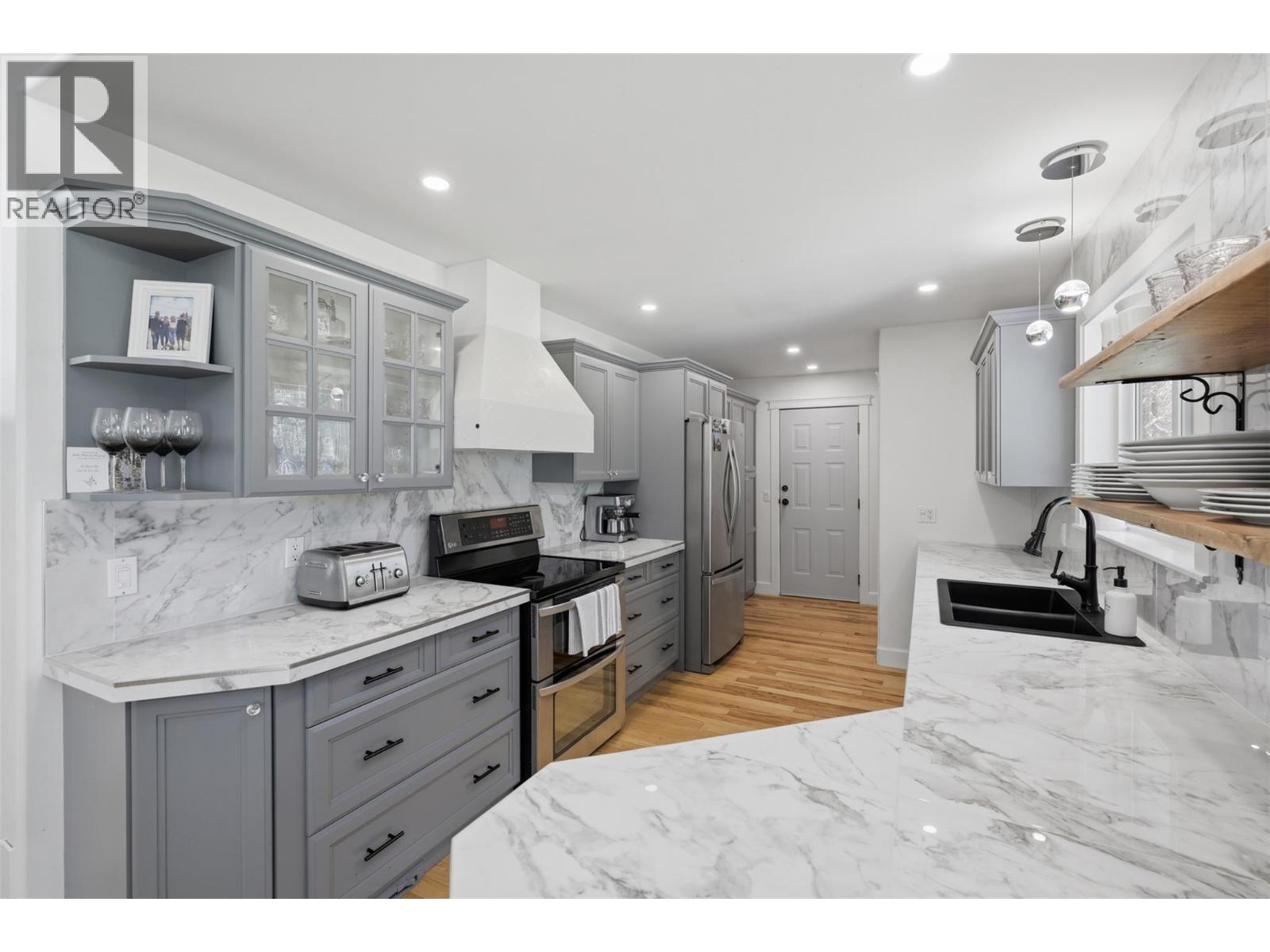 4685 KAMLOOPS VERNON Highway - 22