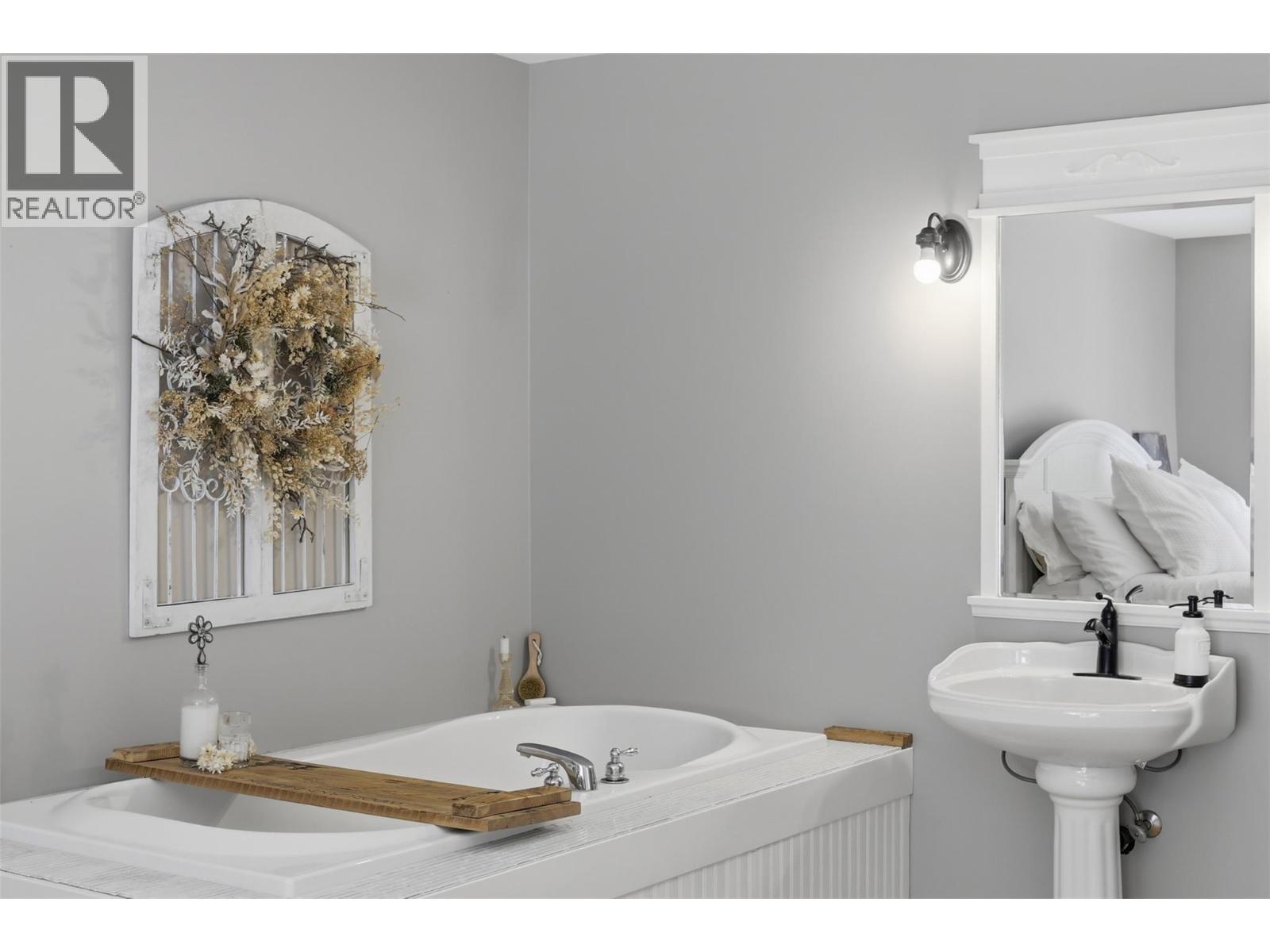4685 KAMLOOPS VERNON Highway - 29