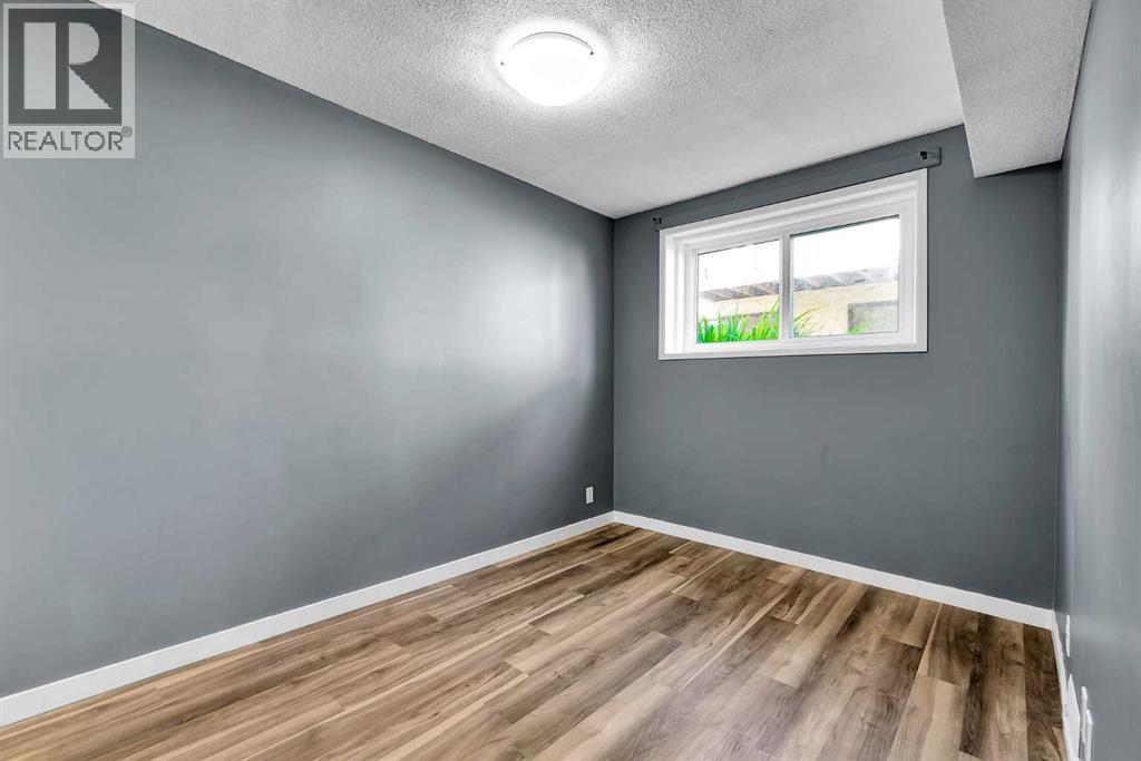 #2 435 Pinehill Road NE - 24