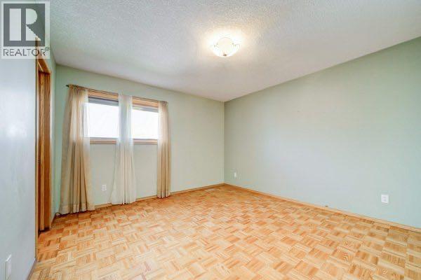 23 Niska Place W - 5