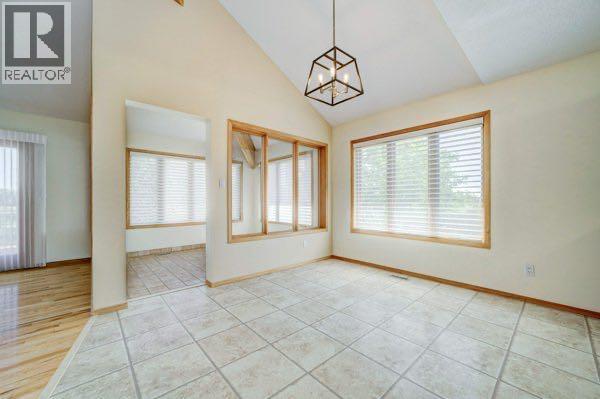 23 Niska Place W - 17
