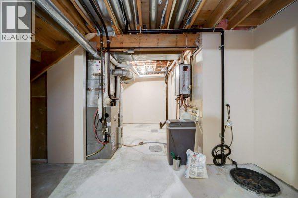 23 Niska Place W - 36
