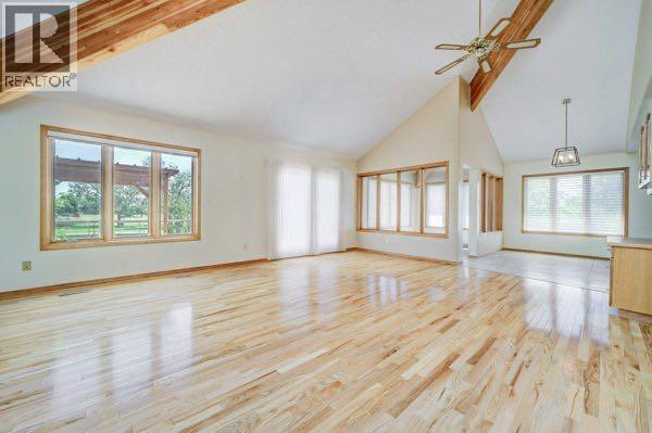 23 Niska Place W - 15