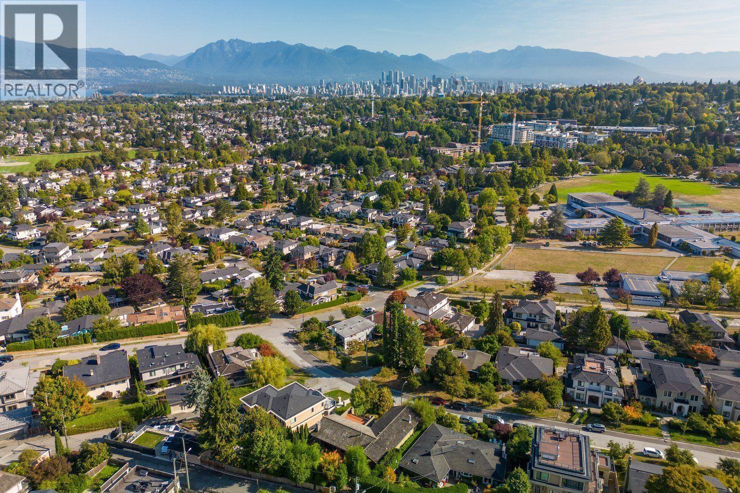 3 Bed, 4 Bath House for Sale in Vancouver – 4729 PATON STREET, Vancouver – MLS# R3147455 - Image 2