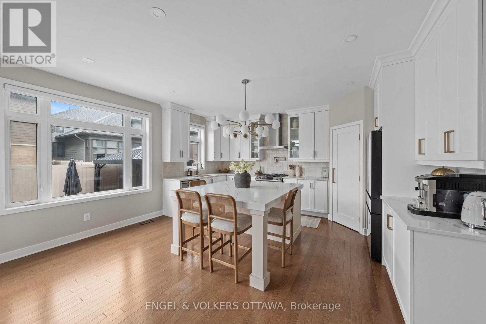 351 SHUTTLEWORTH DRIVE - 14