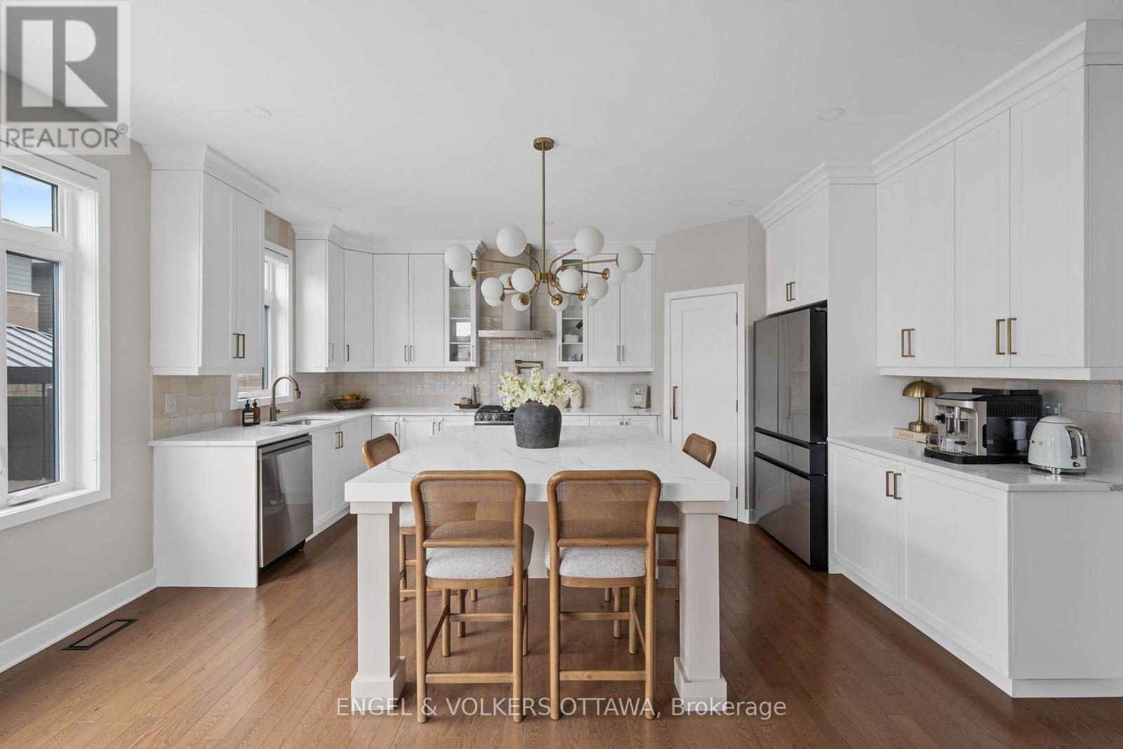 351 SHUTTLEWORTH DRIVE - 15