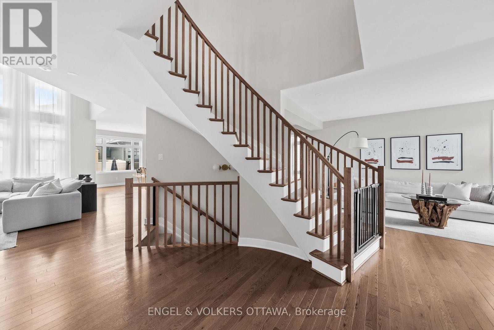 351 SHUTTLEWORTH DRIVE - 21